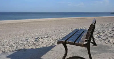 Plaże w Ustce i w części gminy zostały otwarte po usunięciu substancji ropopochodnej